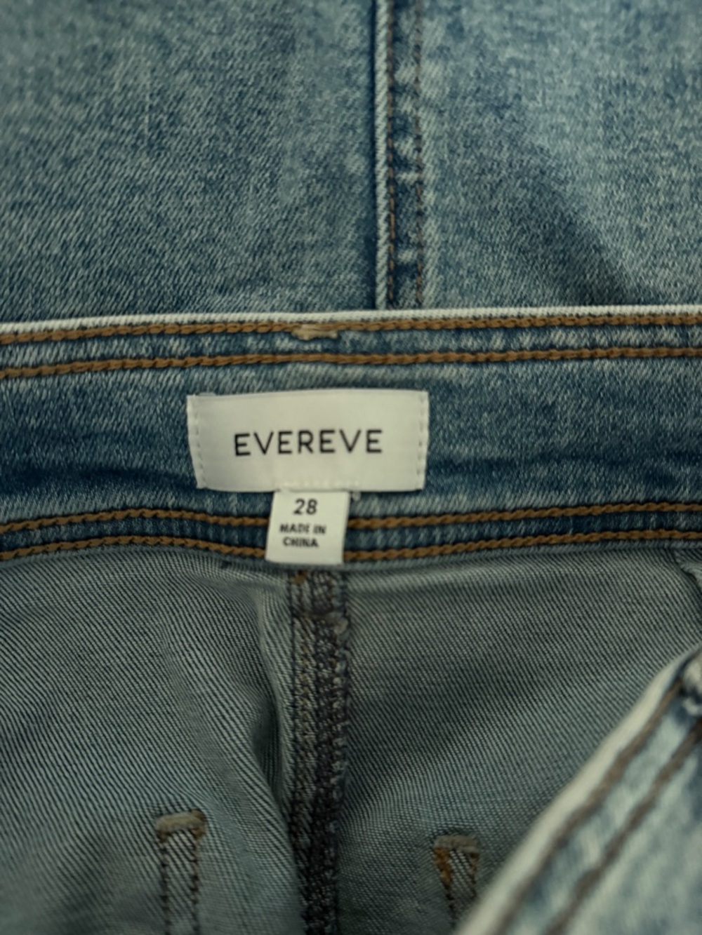 Evereve Light Wash Button-Front Denim Midi Skirt - Blue - Picture 6 of 6